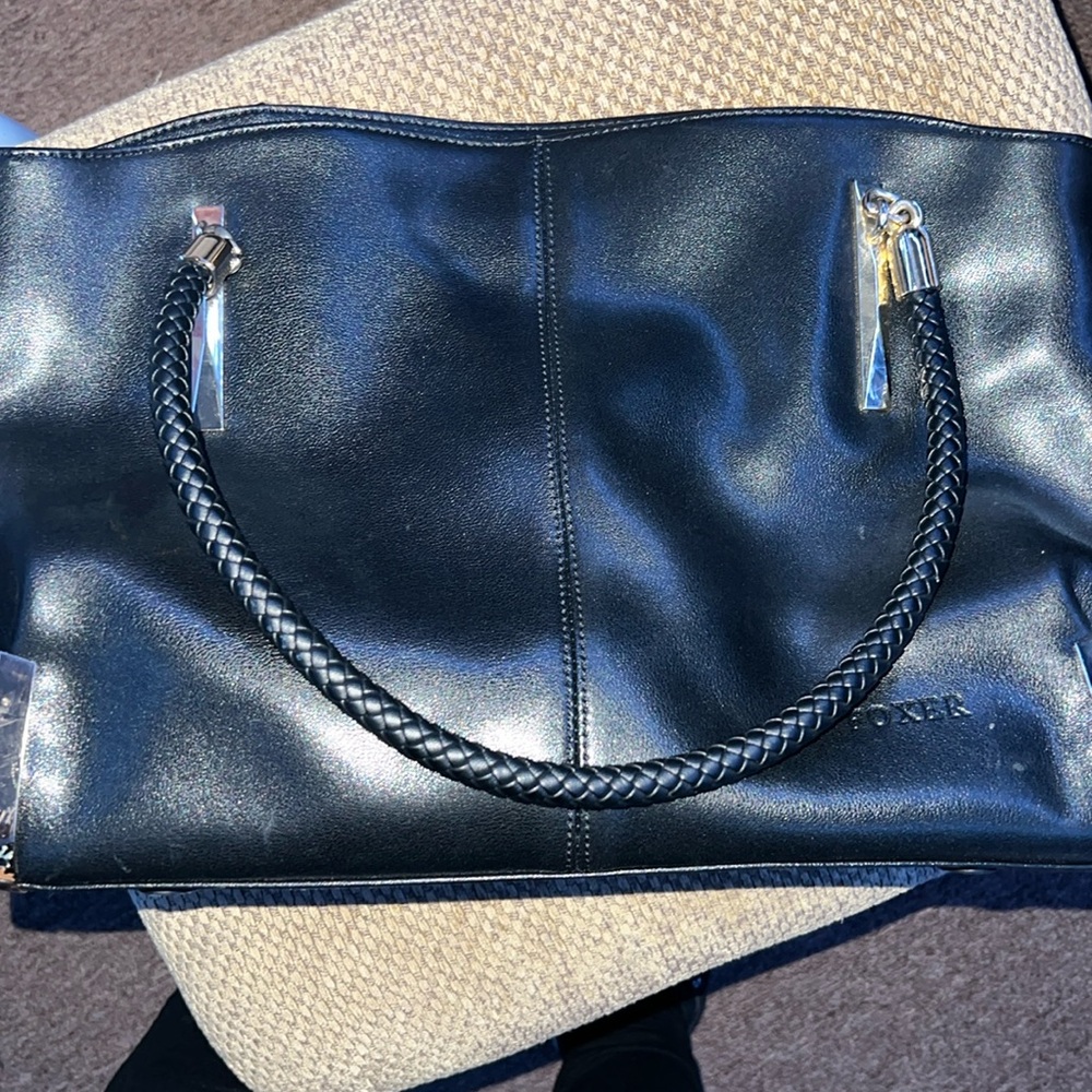 Black Foxer purse pre owned like new